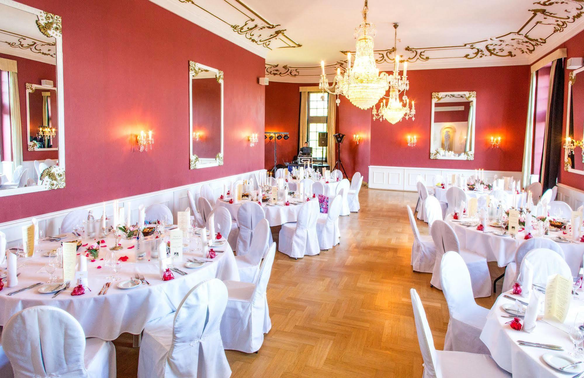 Seehotel Schloss Klink Exteriör bild